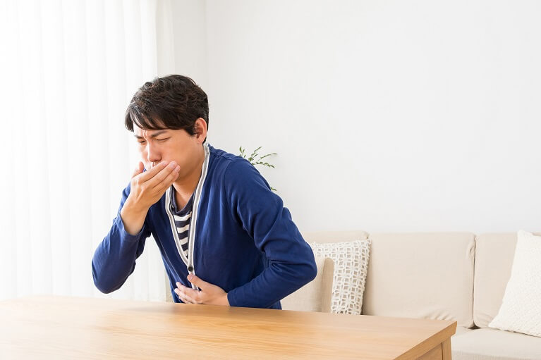 ピロリ菌に感染したときの症状—腹痛や口臭は？